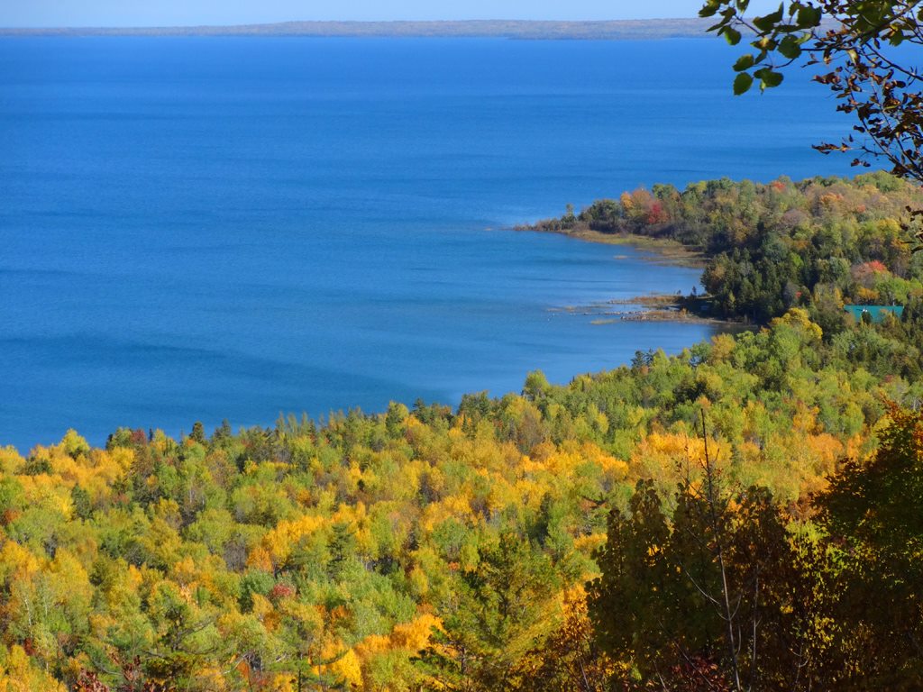 View of the water from above, in the cup and saucer trail